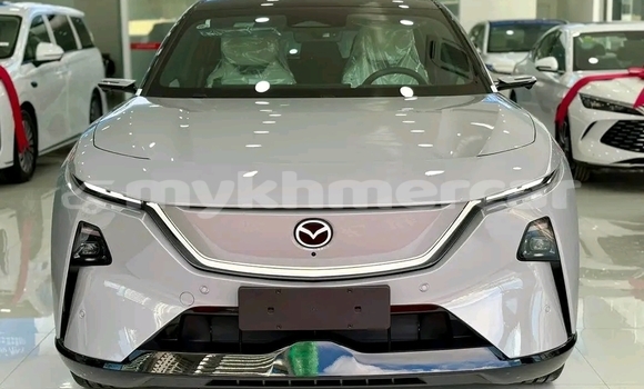 Buy Used Mazda Eunos 300 White Car in Chbar Mon in Kampong Speu Province Buy Used Mazda Eunos 300 White Car in Chbar Mon in Kampong Speu Province