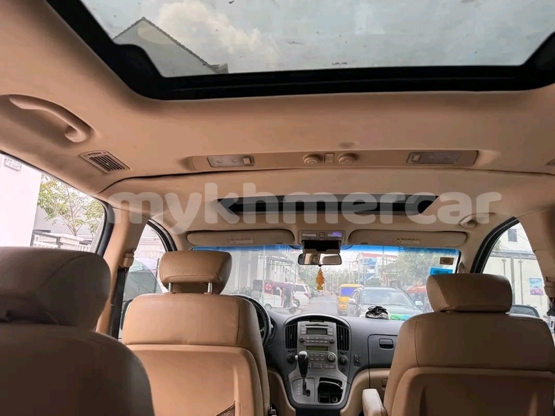 Big with watermark hyundai starex kampong speu province chbar mon 9792