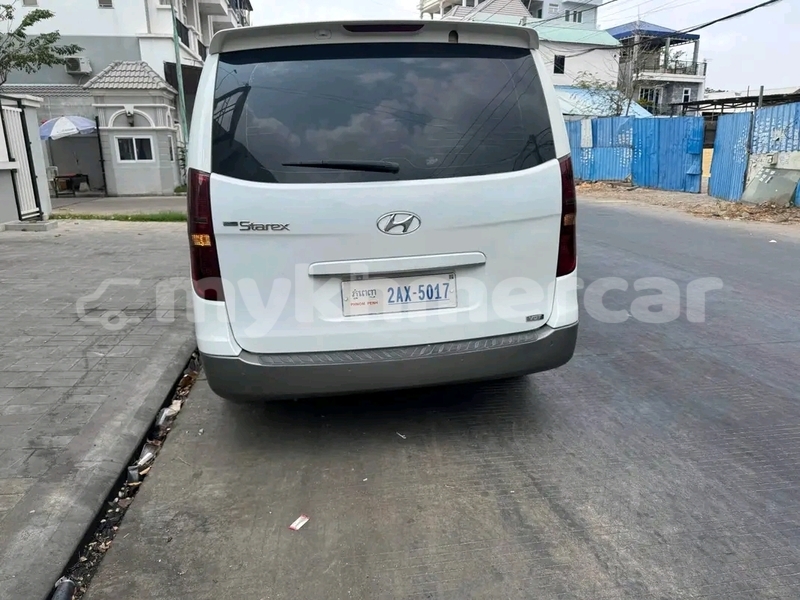 Big with watermark hyundai starex kampong speu province chbar mon 9792
