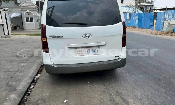 Buy Used Hyundai Starex White Car in Chbar Mon in Kampong Speu Province Buy Used Hyundai Starex White Car in Chbar Mon in Kampong Speu Province