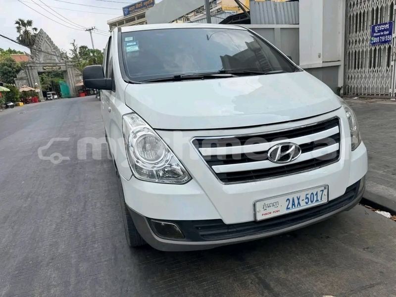 Big with watermark hyundai starex kampong speu province chbar mon 9792