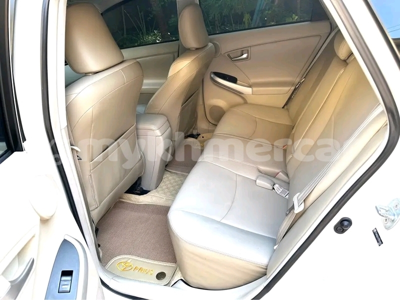 Big with watermark toyota prius svay rieng province bavet 9802