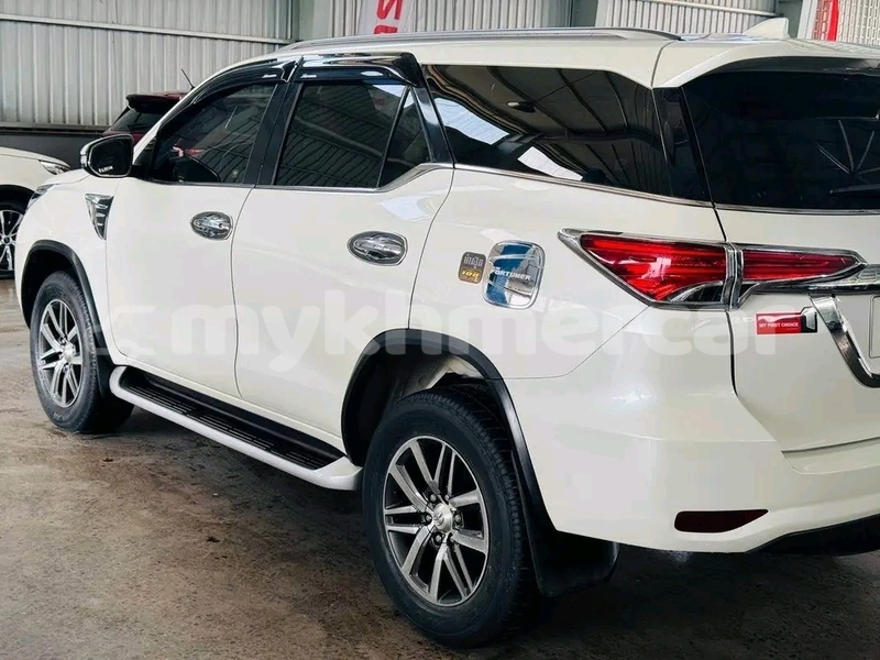 Big with watermark toyota fortuner svay rieng province bavet 9804