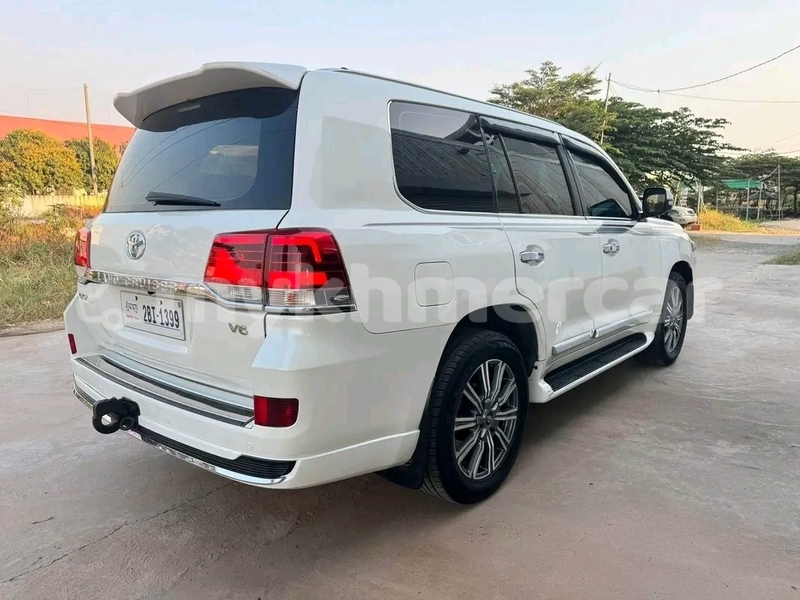 Big with watermark toyota land cruiser kampong speu province chbar mon 9805