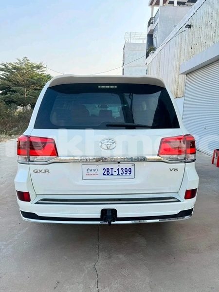 Big with watermark toyota land cruiser kampong speu province chbar mon 9805