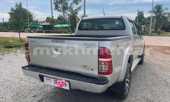 Buy Used Toyota Hilux White Car in Chbar Mon in Kampong Speu Province Buy Used Toyota Hilux White Car in Chbar Mon in Kampong Speu Province