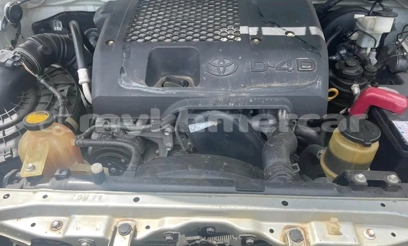 Buy Used Toyota Hilux White Car in Chbar Mon in Kampong Speu Province Buy Used Toyota Hilux White Car in Chbar Mon in Kampong Speu Province