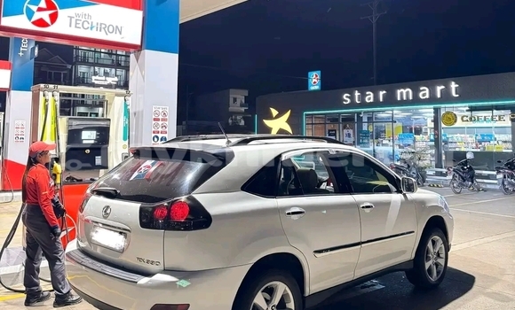 Buy Used Lexus RX White Car in Bavet in Svay Rieng Province Buy Used Lexus RX White Car in Bavet in Svay Rieng Province