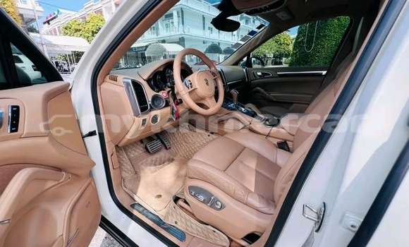 Buy Used Porsche Cayenne White Car in Bavet in Svay Rieng Province