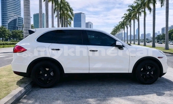 Buy Used Porsche Cayenne White Car in Bavet in Svay Rieng Province Buy Used Porsche Cayenne White Car in Bavet in Svay Rieng Province