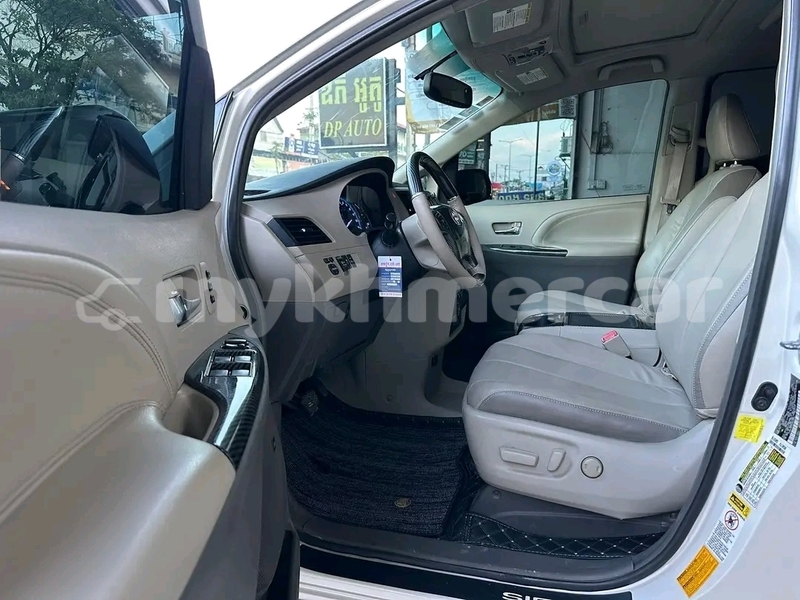 Big with watermark toyota sienna svay rieng province bavet 9831