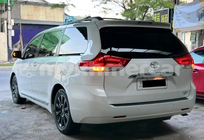 Big with watermark toyota sienna svay rieng province bavet 9831