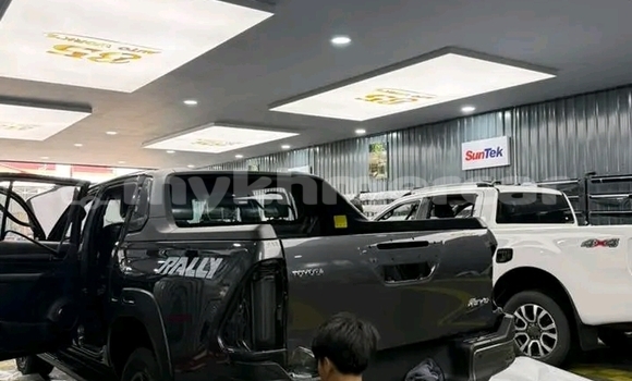 Buy Used Toyota Ractis Black Car in Chbar Mon in Kampong Speu Province Buy Used Toyota Ractis Black Car in Chbar Mon in Kampong Speu Province