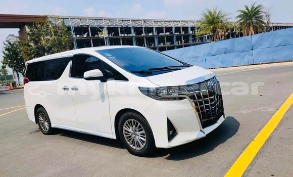 Buy Used Toyota Alphard White Car in Phnom Penh in Phnom Penh Buy Used Toyota Alphard White Car in Phnom Penh in Phnom Penh