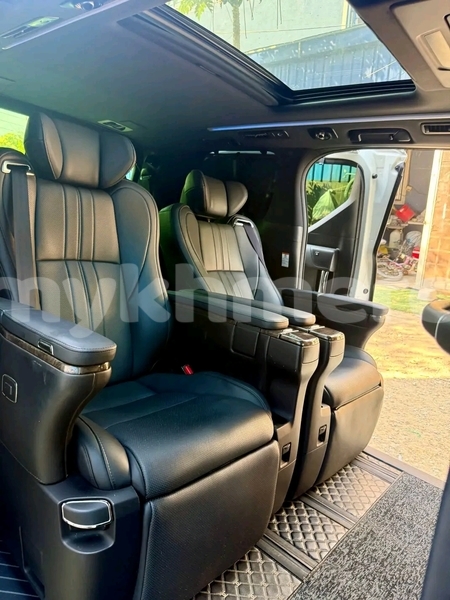 Big with watermark toyota alphard phnom penh phnom penh 9839