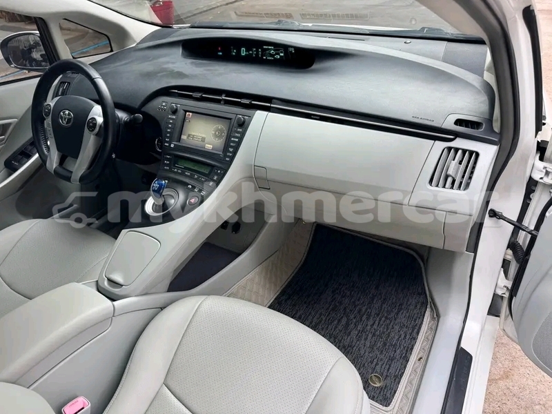 Big with watermark toyota prius phnom penh phnom penh 9840