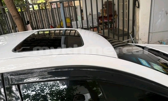 Buy Used Toyota Camry White Car in Phnom Penh in Phnom Penh