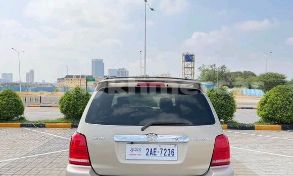 Buy Used Toyota Highlander Other Car in Phnom Penh in Phnom Penh Buy Used Toyota Highlander Other Car in Phnom Penh in Phnom Penh