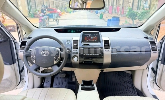 Buy Used Toyota Prius White Car in Phnom Penh in Phnom Penh Buy Used Toyota Prius White Car in Phnom Penh in Phnom Penh