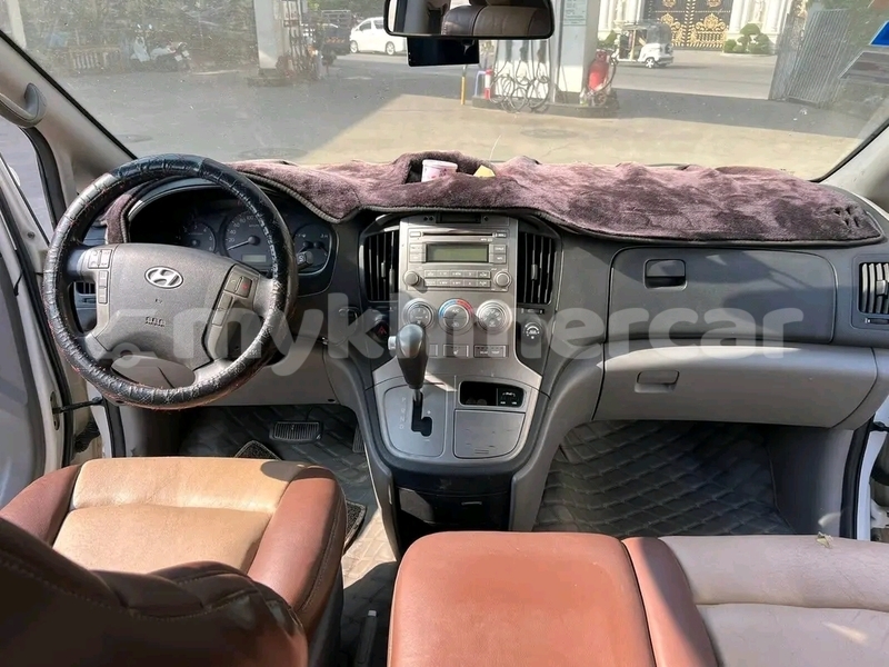 Big with watermark hyundai starex svay rieng province bavet 9868
