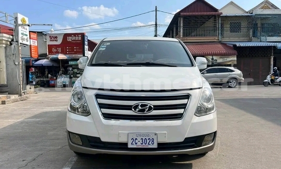 Buy Used Hyundai Starex White Car in Bavet in Svay Rieng Province Buy Used Hyundai Starex White Car in Bavet in Svay Rieng Province