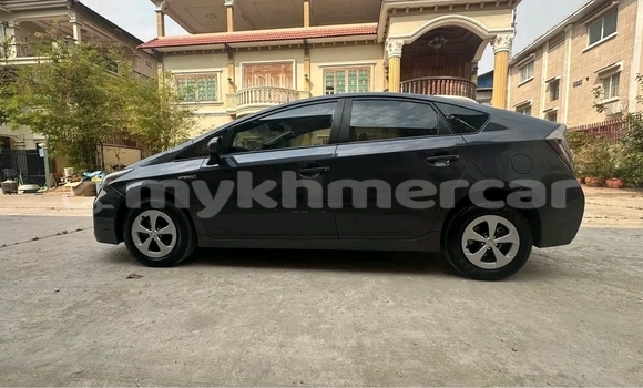 Buy Used Toyota Prius Black Car in Phnom Penh in Phnom Penh Buy Used Toyota Prius Black Car in Phnom Penh in Phnom Penh
