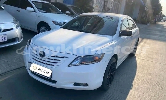 Acheter Occasion Voiture Toyota Camry Blanc à Poipet, Banteay Meanchey Province Acheter Occasion Voiture Toyota Camry Blanc à Poipet, Banteay Meanchey Province