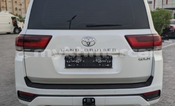Buy Used Toyota Land Cruiser White Car in Phnom Penh in Phnom Penh Buy Used Toyota Land Cruiser White Car in Phnom Penh in Phnom Penh