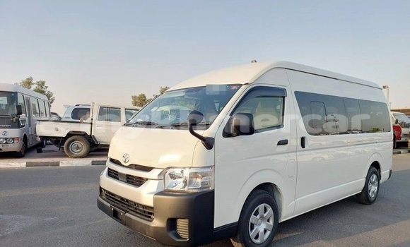 Buy Used Toyota Hiace White Car in Phnom Penh in Phnom Penh