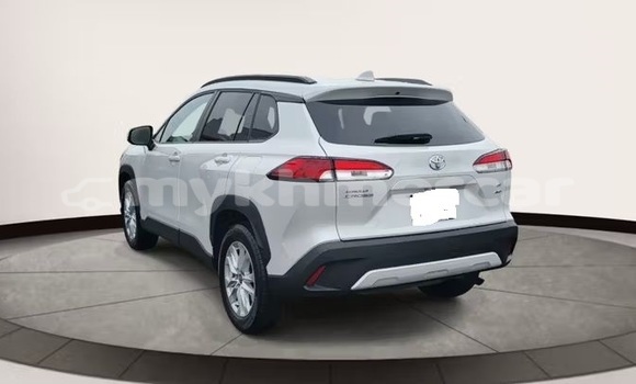 Buy Used Toyota Corolla Cross White Car in Banteay Meanchey in Banteay Meanchey Province Buy Used Toyota Corolla Cross White Car in Banteay Meanchey in Banteay Meanchey Province