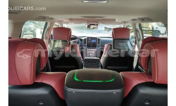 Acheter Import Voiture Toyota Land Cruiser Noir à Import - Dubai, Kampot Province Acheter Import Voiture Toyota Land Cruiser Noir à Import - Dubai, Kampot Province