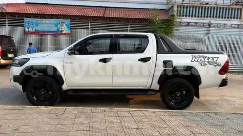 Big with watermark toyota rav4 svay rieng province bavet 9933