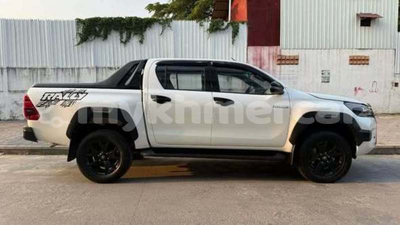 Big with watermark toyota rav4 svay rieng province bavet 9933