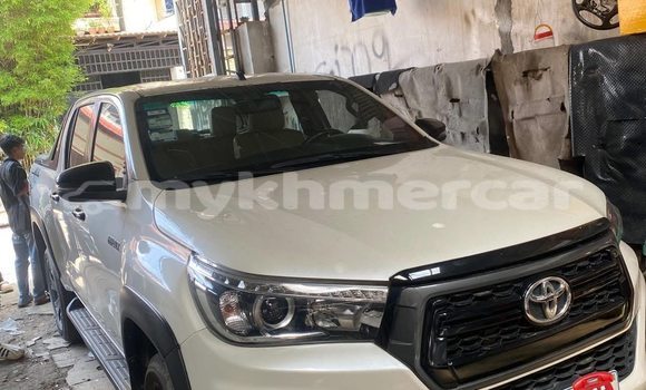 Buy Used Toyota Hilux White Car in Phnom Penh in Phnom Penh Buy Used Toyota Hilux White Car in Phnom Penh in Phnom Penh