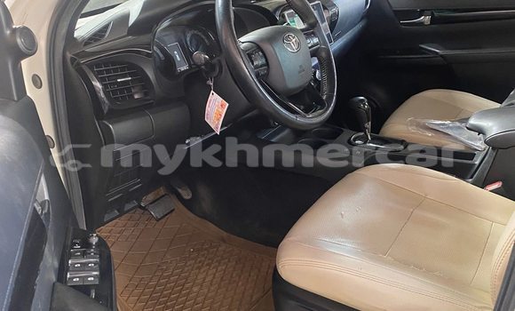 Buy Used Toyota Hilux White Car in Phnom Penh in Phnom Penh Buy Used Toyota Hilux White Car in Phnom Penh in Phnom Penh