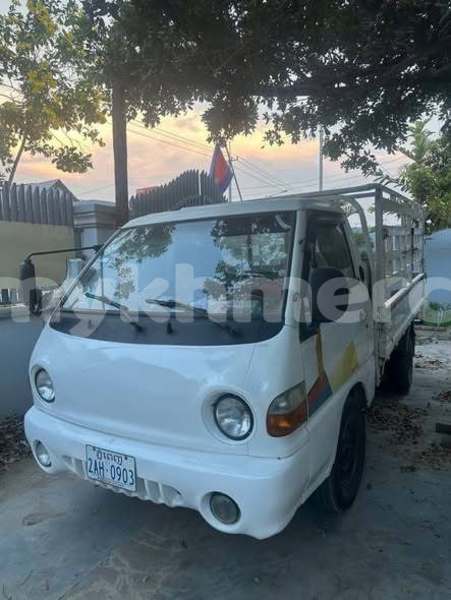 Big with watermark hyundai pony svay rieng province bavet 9950