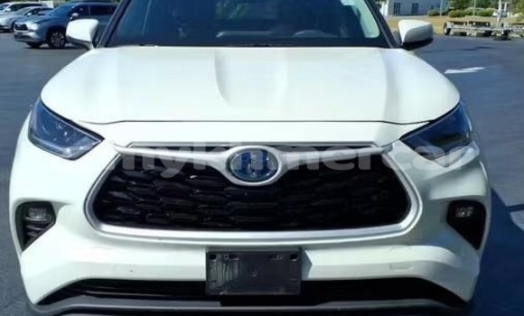 ទិញ បានប្រើ Toyota Highlander White ឡាន} ក្នុង Phnom Penh ក្នុង Phnom Penh