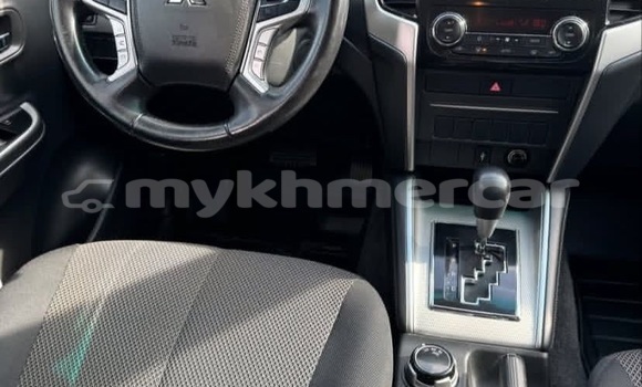 Buy Used Mitsubishi L200 White Car in Phnom Penh in Phnom Penh Buy Used Mitsubishi L200 White Car in Phnom Penh in Phnom Penh