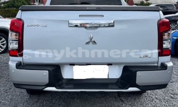 Buy Used Mitsubishi L200 White Car in Phnom Penh in Phnom Penh Buy Used Mitsubishi L200 White Car in Phnom Penh in Phnom Penh