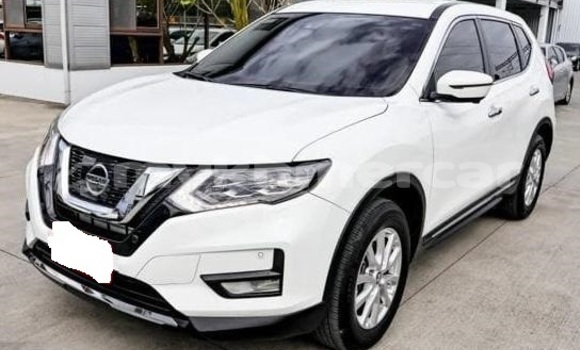 Buy Used Nissan X–Trail White Car in Phnom Penh in Phnom Penh