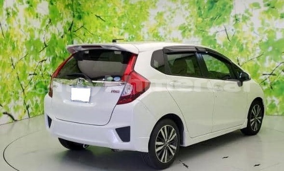 Buy Used Honda FIT White Car in Phnom Penh in Phnom Penh Buy Used Honda FIT White Car in Phnom Penh in Phnom Penh