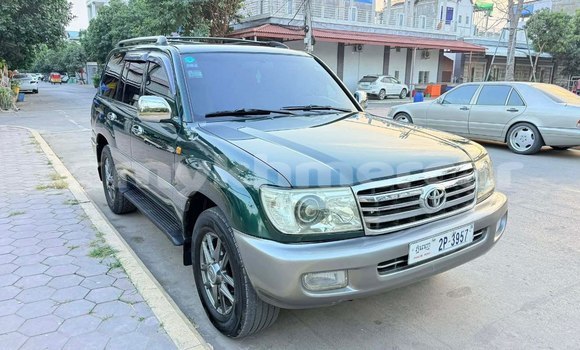 Buy Used Toyota Land Cruiser Green Car in Phnom Penh in Phnom Penh Buy Used Toyota Land Cruiser Green Car in Phnom Penh in Phnom Penh