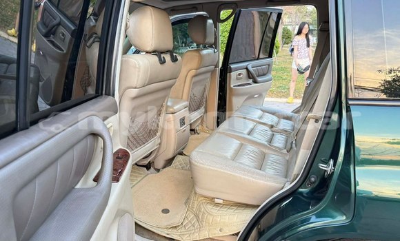 Buy Used Toyota Land Cruiser Green Car in Phnom Penh in Phnom Penh Buy Used Toyota Land Cruiser Green Car in Phnom Penh in Phnom Penh