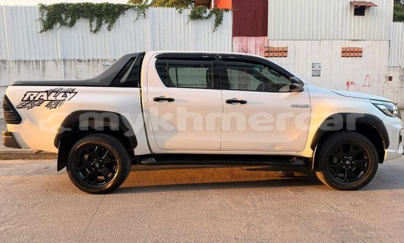 Buy Used Toyota Hilux White Car in Phnom Penh in Phnom Penh Buy Used Toyota Hilux White Car in Phnom Penh in Phnom Penh