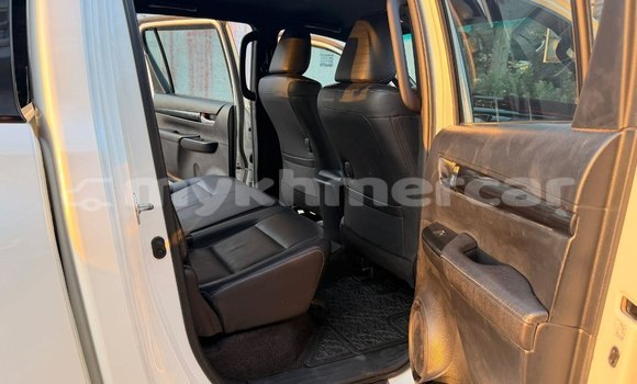 Buy Used Toyota Hilux White Car in Phnom Penh in Phnom Penh Buy Used Toyota Hilux White Car in Phnom Penh in Phnom Penh