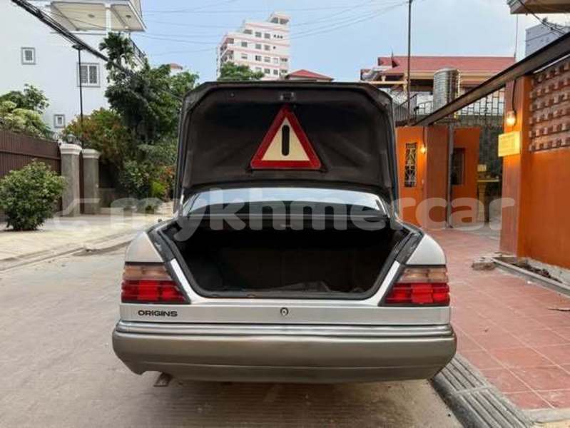 Big with watermark mercedes viano kampot province dam thnam 10034