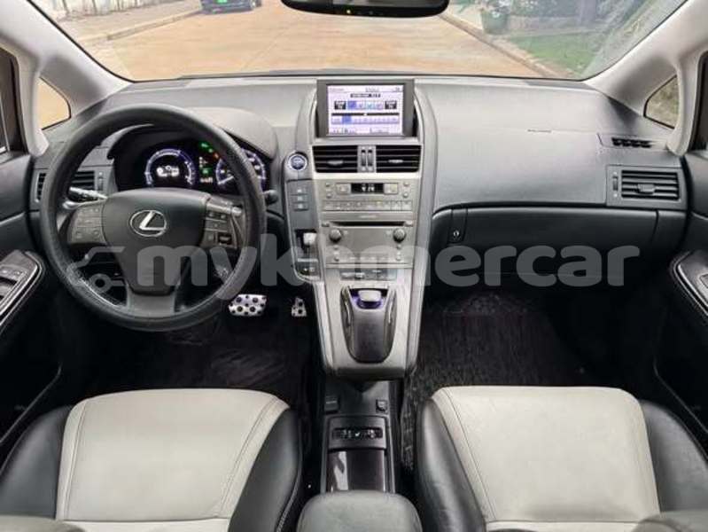 Big with watermark toyota c hr svay rieng province bavet 10037