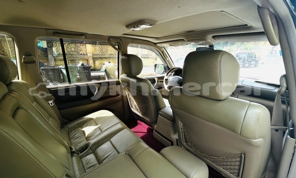 Buy Used Toyota Land Cruiser Black Car in Phnom Penh in Phnom Penh Buy Used Toyota Land Cruiser Black Car in Phnom Penh in Phnom Penh
