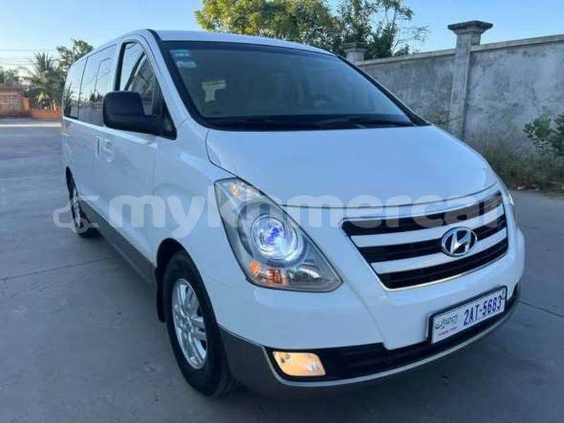 Big with watermark hyundai h1 svay rieng province bavet 10051