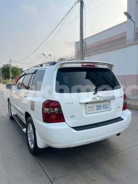 Big with watermark toyota highlander svay rieng province bavet 10054